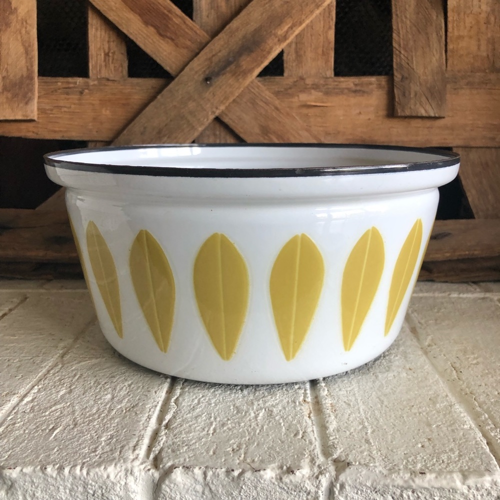 Vintage Cathrineholm yellow lotus Dutch oven bottom (#453-27)
